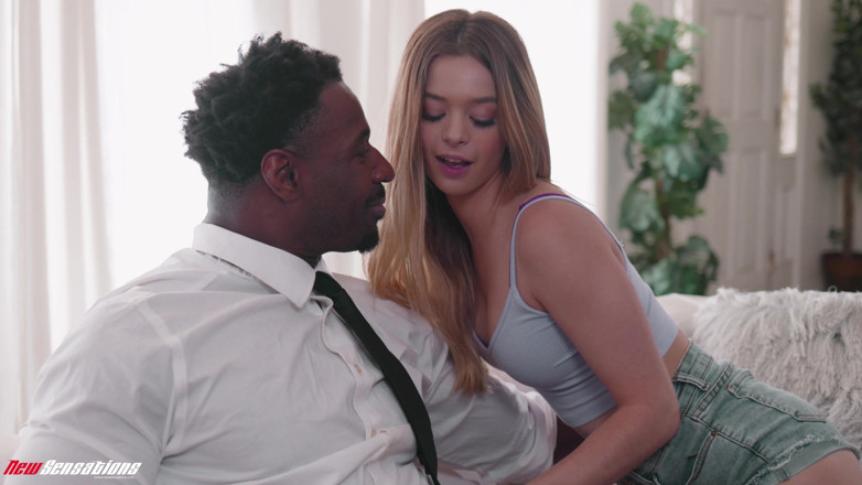 New Sensations: Il suo bbc ha avuto l'attenzione della babysitter molly little...