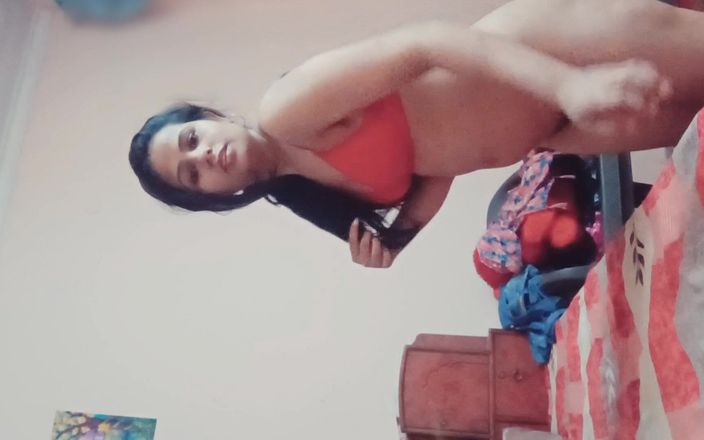 Hot Sis: Latika follando con hermanastro con gran polla
