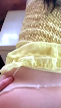 Panty scheuren en pov diep in keel ruw op zijn hondjes en klaarkomen op kleding