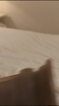 Roztomilá děvka bere ptáka tvrdě a drsně