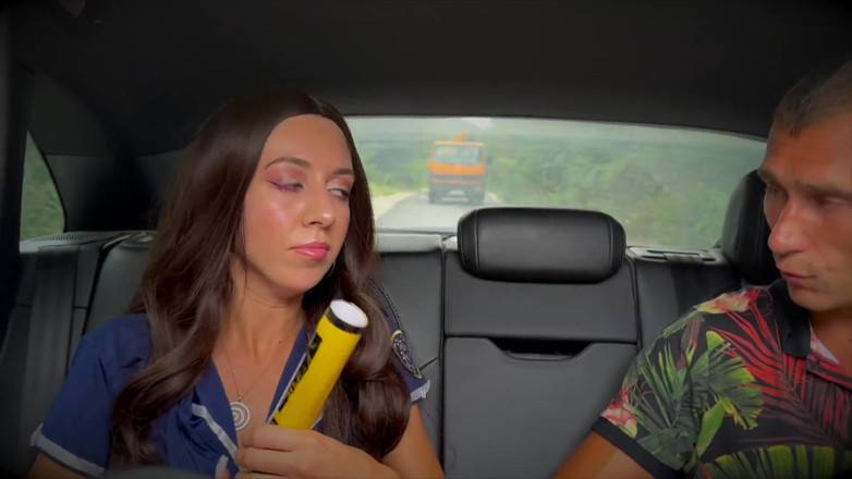 Falcon Al straight porn: Sexy inspecteur accepteert betaling boete hard neuken in kofferbak van...
