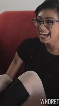 PORNSTARPLATINUM asijská Aubrey Luna šuká po kouření