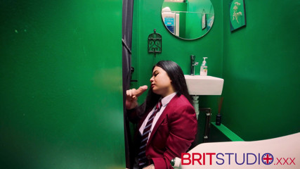 Brit Studio: Asian girl sucks dick at the gloryhole