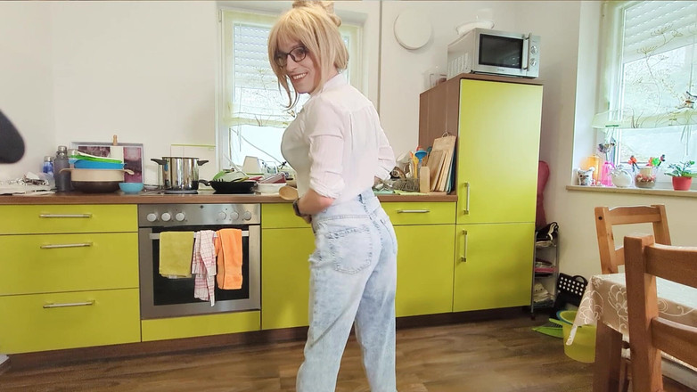 TV_Helena: Jestem zły na ciebie, mój chłopcze! za karę uderzasz się...