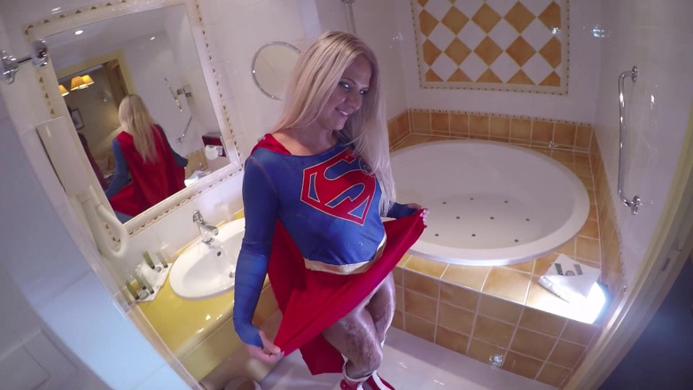 Nylon Xtreme: Filmări de la Caroline de Jaie - primul anal pentru Superbitch