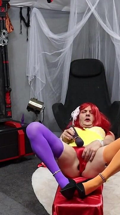 Sissy Dee Dee: 五颜六色的迪被2个振动器带走