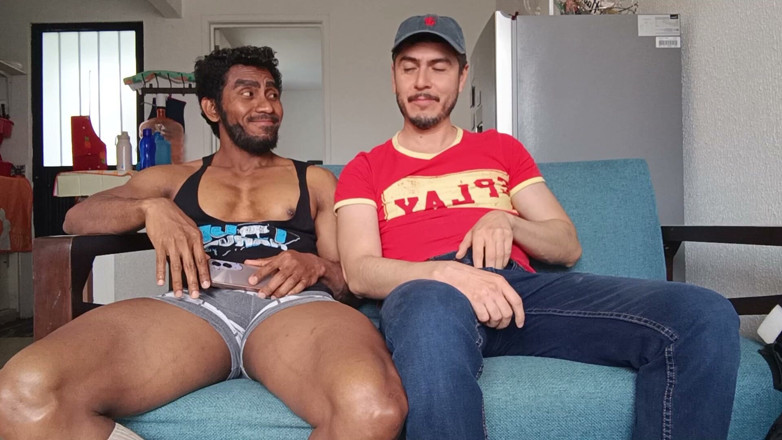 Tabasco Jake: Beste Vrienden Trekken Zich Af Bij Het Kijken Naar Porno