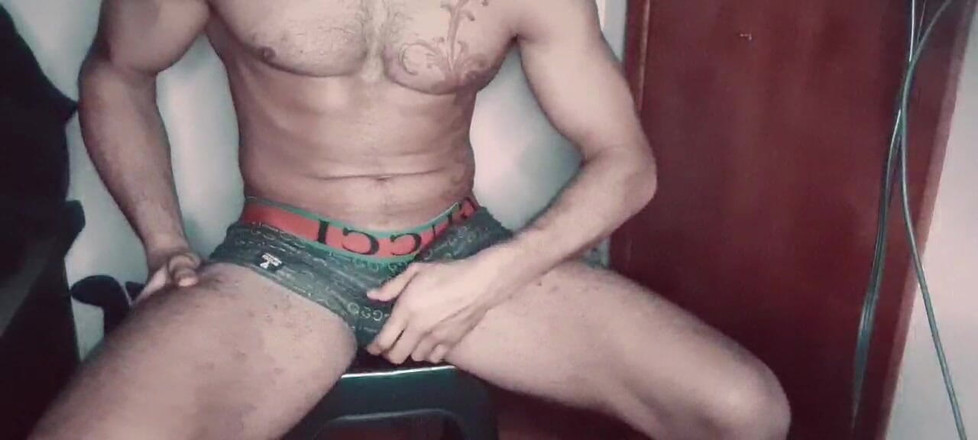 Romulo Bordoleto: Thủ dâm trước cam.