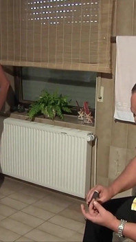 Matură sexy roșcată suge pula și se fute acasă