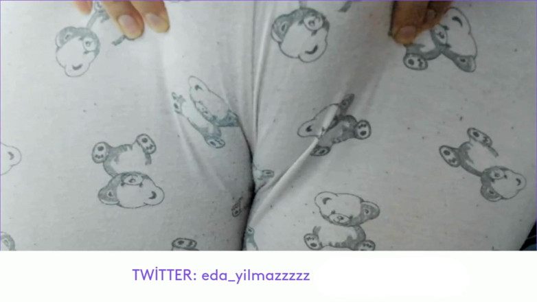 bigass_sexy_bigboobs: Cameltoe, pajama, âm hộ sưng lên