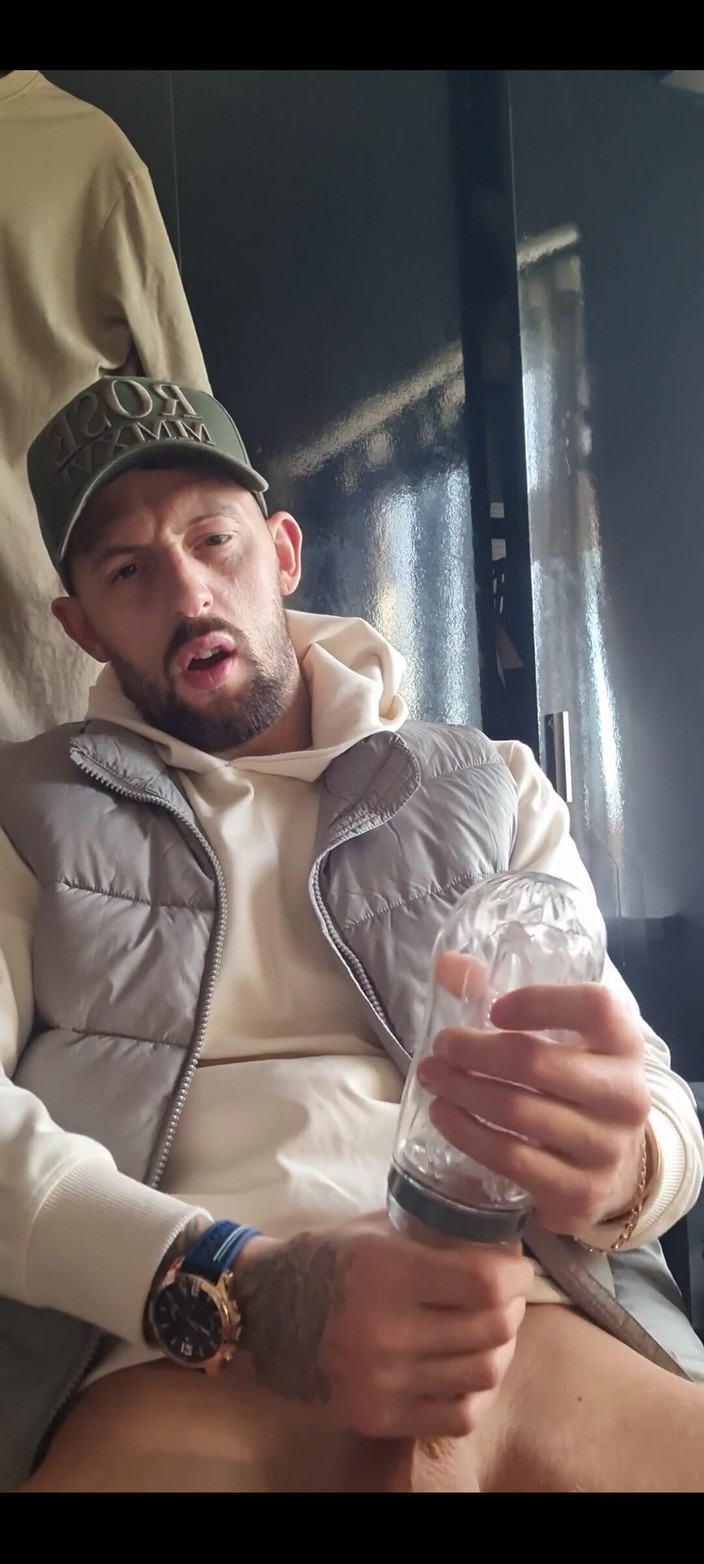 Englishtom20vip: Kapesní kundička Masturbace