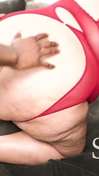Savvy dibangunkan oleh Breana seksi dalam pakaian dalam untuk seks pagi berwap