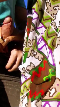 Latina-teen Karmen mit dicken titten von stiefvater im freien im urlaub gefickt