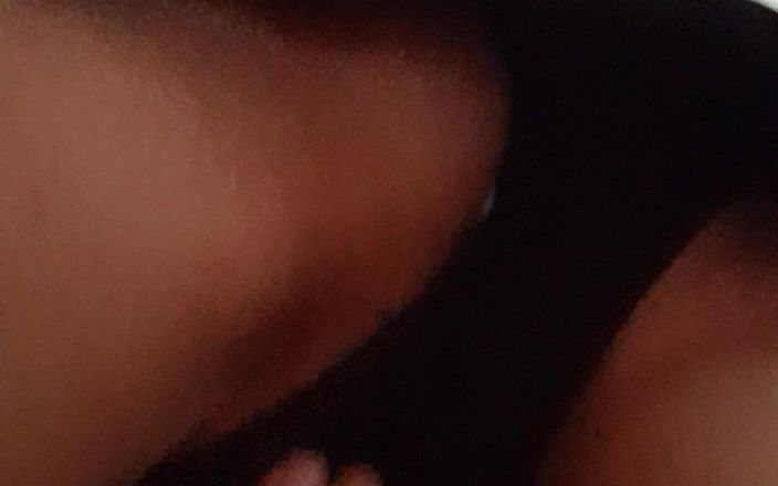 Lesbian-candys: I Cummed in My Panties While Masturbating