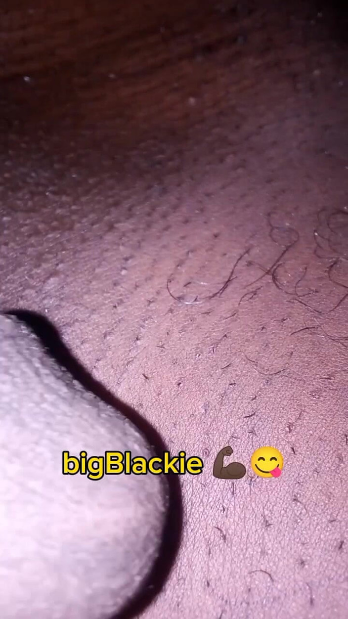 bigBlackie699: 20 anos, garoto africano com um pau grande jogando seu...