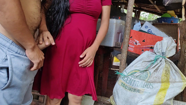 Marys: Pasangan kekasot di luar ruangan