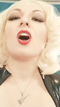 Selfie seks videosu ateşli orta yaşlı seksi kadın seksi Arya Grander