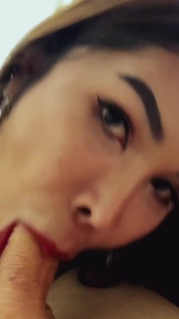 Sumisa ladyboy anal entrenamiento casting y digitación