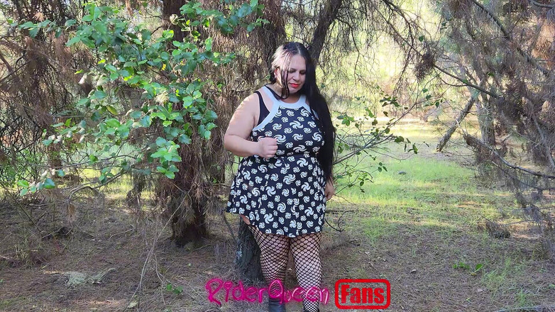 Riderqueen BBW Step Mom Latina Ebony: Reiterqueen allein, draußen, fan-videos