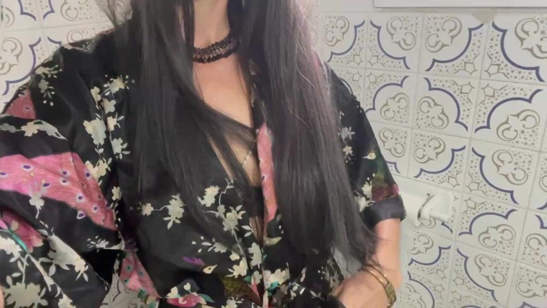 Goddess Maya: Jsou u žíznivé bb
