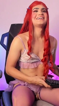 Beautiful Colombian Red Movie Dances Sexy and Shows off Her Amazing Body