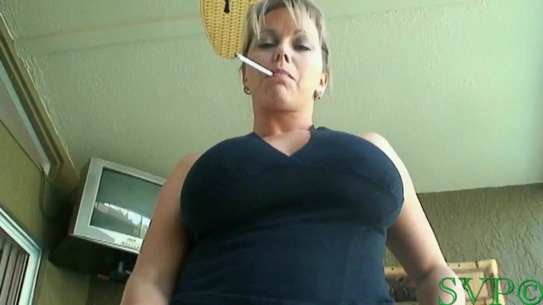 Big tit MILF'S GILF'S and girls: Ibu tiri blonde panas bertetek besar membuatkan fantasi menjadi kenyataan