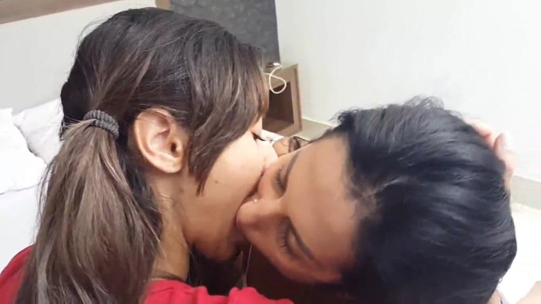 FetishKing: Hot Lesbian Sexy Kisses MILF Vs Young Babe