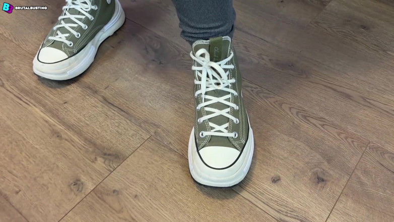 David Marcek: Ele destrói sádicamente seus enormes testículos chutando e pisando! Sapatos...