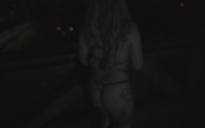 Petite Asian hefburg: Supermoon BBC kouření
