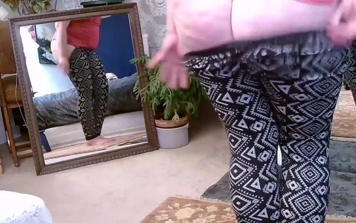 dawnskye1962: V 318 Tights and a Thong on Dawnskyes Big Phat Ass