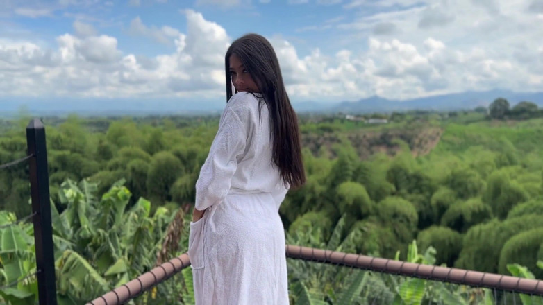 Anna Cherry: Pov đụ ông chủ của tôi trong một chuyến công tác!