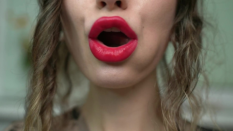 Rarible Diamond: Sexy meisje spuugt slow motion