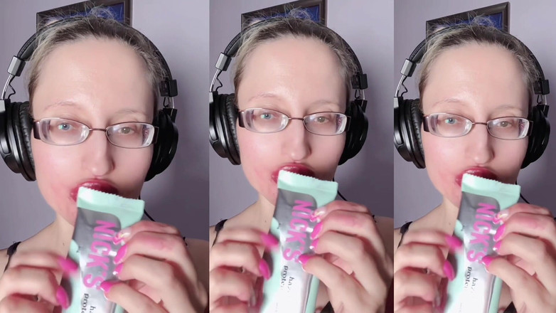 FinDom Goaldigger: ASMRスイートチョコレートイーティング - ASMR、眼鏡、巨人、口紅、大きな唇、ムーフ、食べ物、フェイスフェティッシュ、長い爪