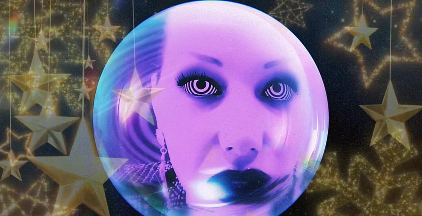 Goddess Misha Goldy: Time to Decorate the Christmas Tree! What a Strange Ball...