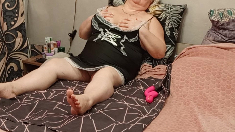 Zona901: 继母的阴户想要大鸡巴