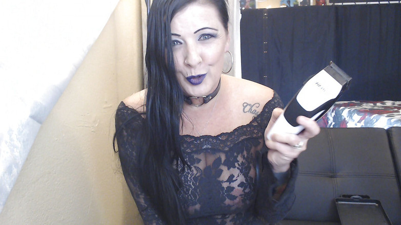 Abby Anna: Týdenní ponižující holení hlavy