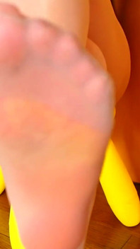Japanese Woman Shows Feet in Stocking