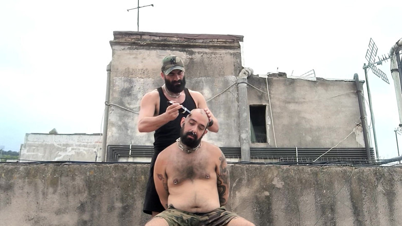The Bearded Master: El maestro barbudo tiene un cerdo peludo esclavo y se...