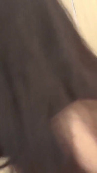 Ragazza giapponese si fa scopare il cespuglio e riempie di sperma da tre uomini