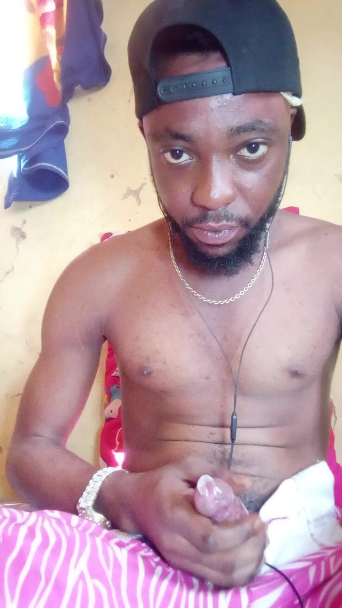 Bangwett: Menyentuh diri saya semasa menonton lucah