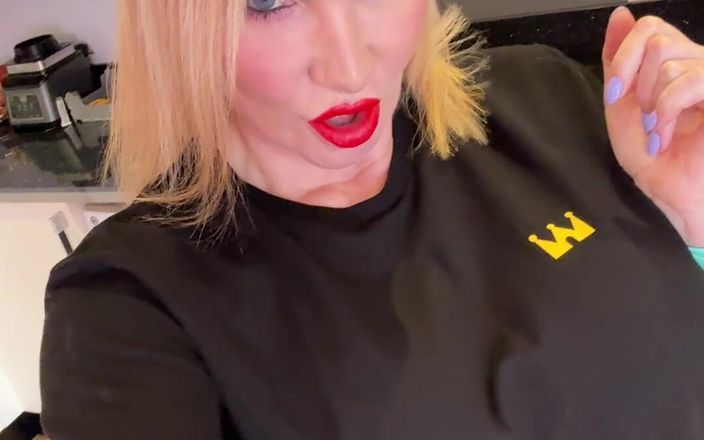 Sophie James: Дякую Faphouse за футболку