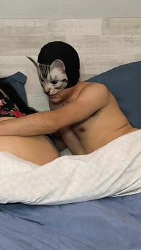 Sevgi dolu üvey anne, yalnız hayranlar ağır çekimde, yatakta