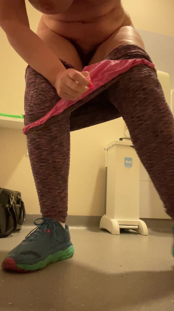 Sophie James: Чи можу я покататися на твоєму члені в цій позі, коли ти заходиш?