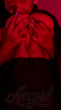 Chubby Busty Vampire Will Seduce You and Suck You [halloween]