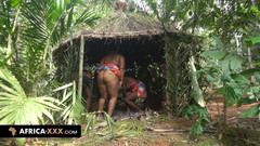 Africa-XXX: 丛林中的3P