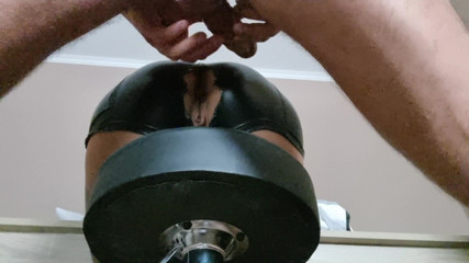 Shiny leather assfuck: L'ho scopata in pantaloni di pelle attillati