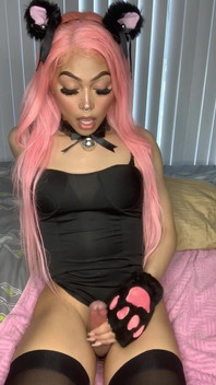 This Kitten Isn’t Afraid to Get Wet.