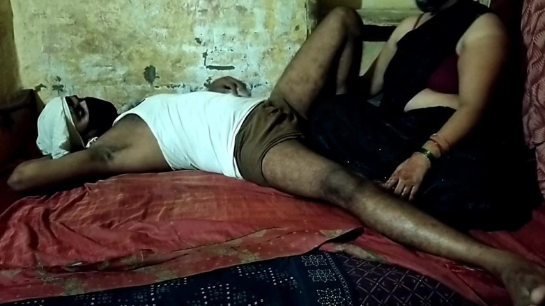 Desi_bhabhi121: Bella Moglie Appena Sposata Sesso Infedele! Sesso Con Una Ragazza...