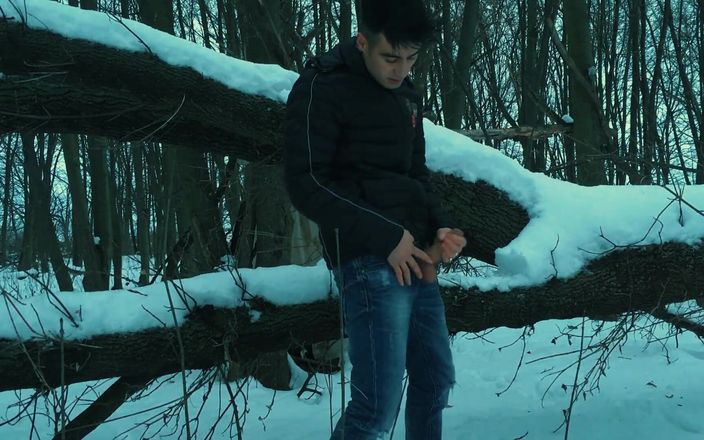 Idmir Sugary: 木の上でオフにけいれん冬のけいれん