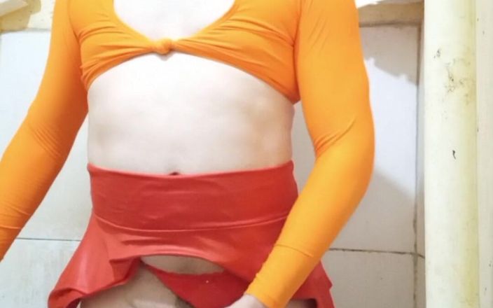 Carol videos shorts: Velmas косплей se masturbando